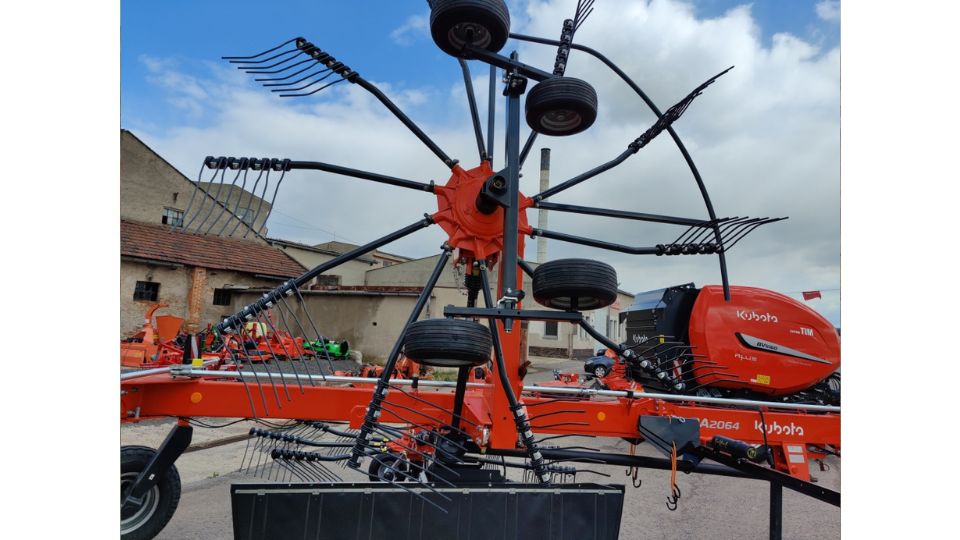 Přečtete si více ze článku Rotorový shrnovač KUBOTA RA2064